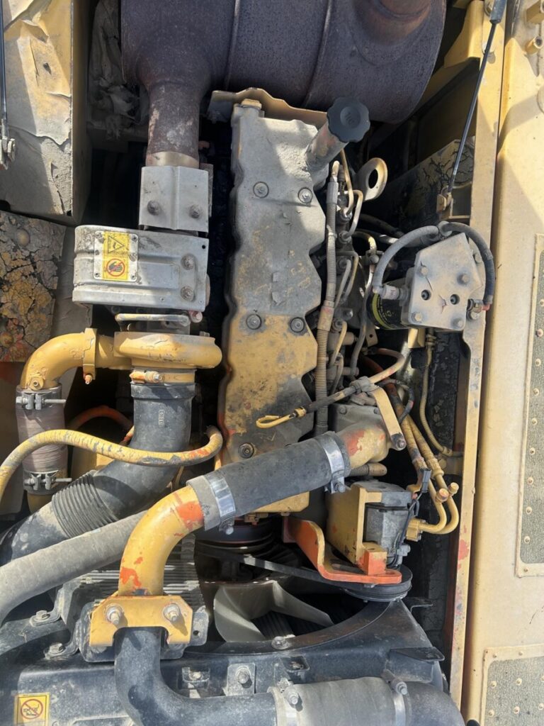 2010 KOMATSU PC210-8 — photo 10