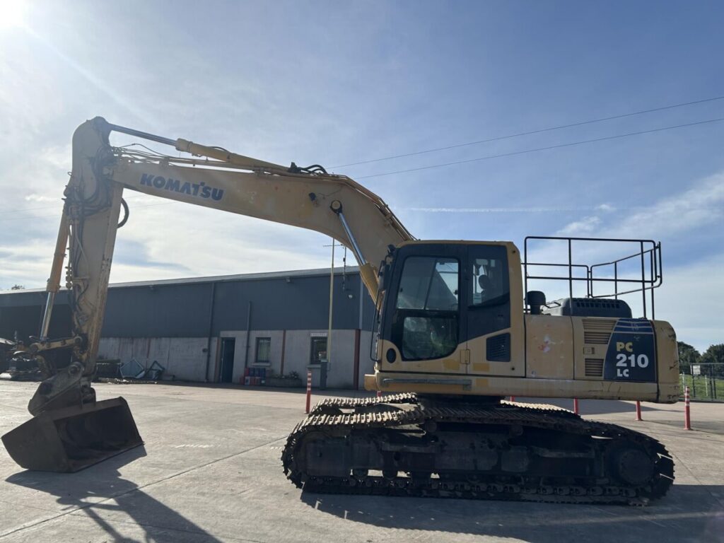2010 KOMATSU PC210-8 — photo 4