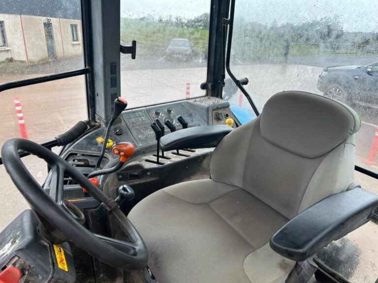 2003 NEW HOLLAND TM140 — photo 6