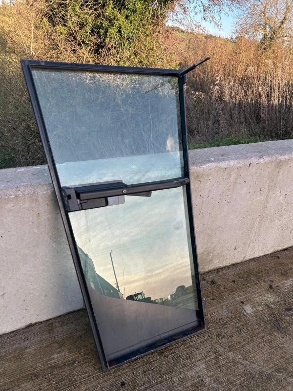 Other NEW HOLLAND COMBINE CAB DOOR — photo 3