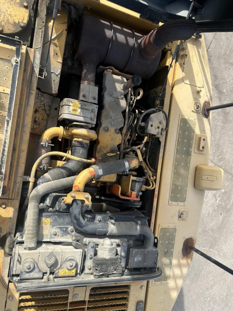 2010 KOMATSU PC210-8 — photo 9