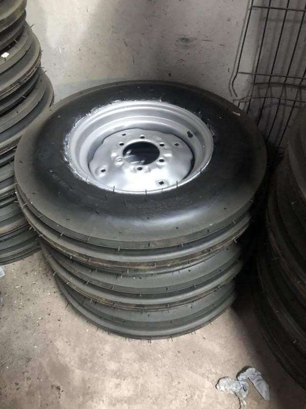 Tires New 750-16 — photo 1
