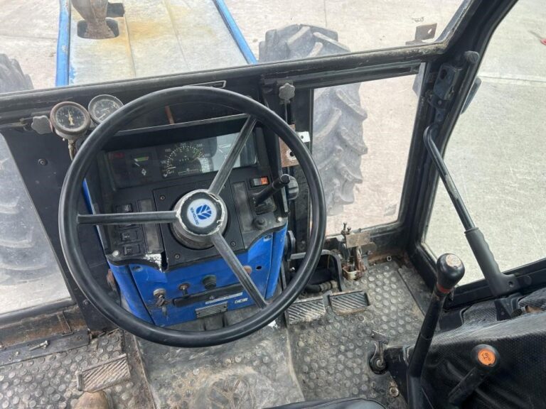 2004 NEW HOLLAND 110-90 — photo 7