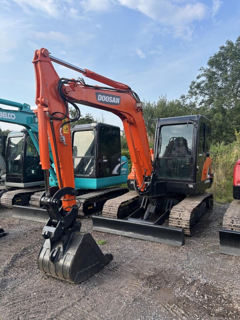 2026 YANMAR VIO40 — photo 4